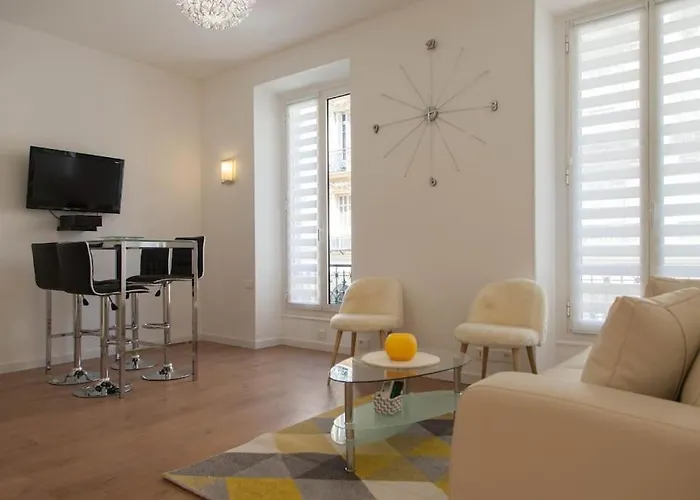 #28 1 Bdr Flat Ac Balcony Hper Central 10Mins To Beach & Old Town